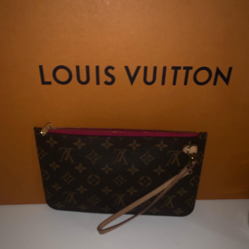 Louise Vuitton bag - Picture 1 of 1